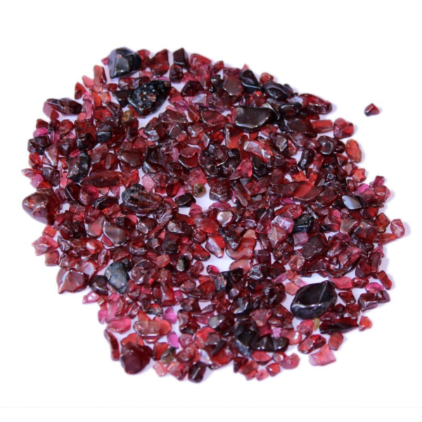 Red garnet chips